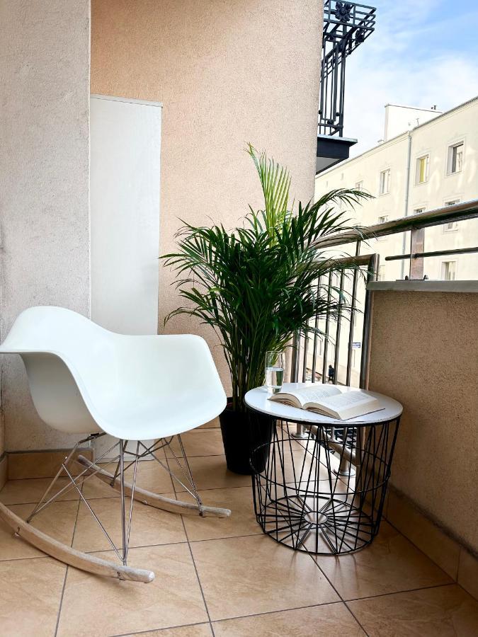 Charming Apartment In The City Center وارسو المظهر الخارجي الصورة