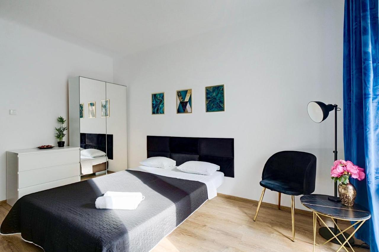 Charming Apartment In The City Center وارسو المظهر الخارجي الصورة