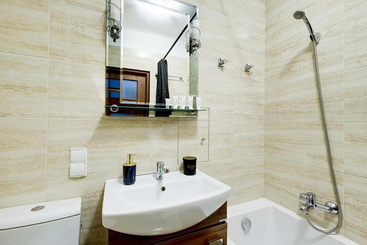 Charming Apartment In The City Center وارسو المظهر الخارجي الصورة